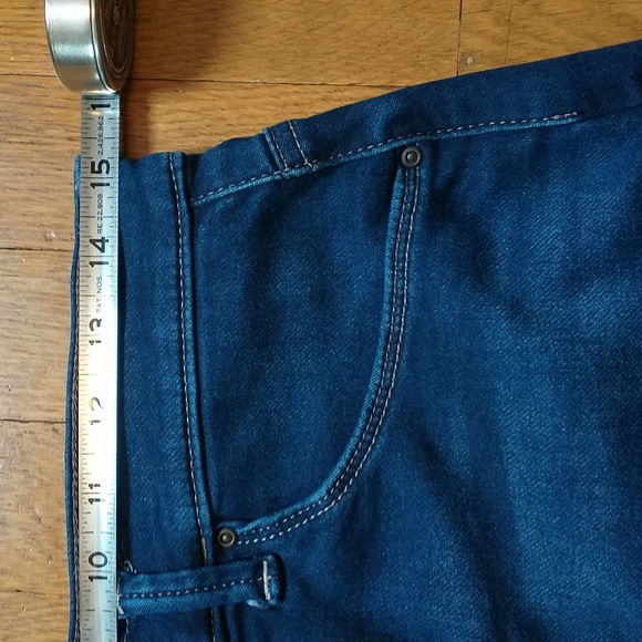 Amazon best seller Lee Women's Relaxed Fit Skirt, dark denim, size 6-8 - Picture 4 of 7